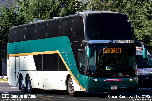 Flecha Roja México-Toluca-San Luis Mextepec-Querétaro 928 na cidade de Cuajimalpa, Ciudad de México, México, por Omar Ramírez Thor2102. Número da foto: #13140451.