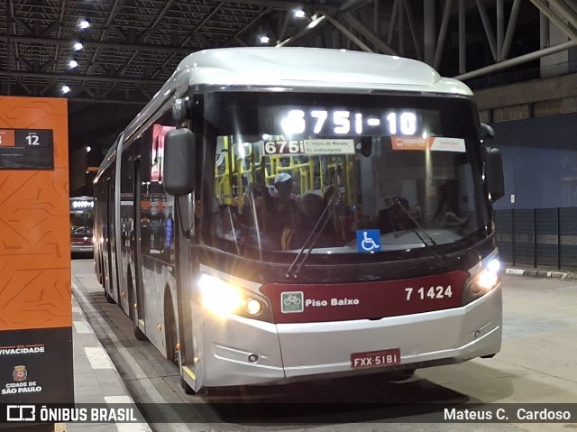 Viação Campo Belo 7 1424 na cidade de São Paulo, São Paulo, Brasil, por Mateus C.  Cardoso. Número da foto: #13139257.