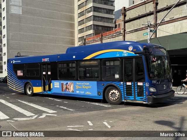 MTA New York City 7787 na cidade de Brooklyn, New York, Estados Unidos, por Marco Silva. Número da foto: #13139228.