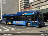 MTA New York City 7787 na cidade de Brooklyn, New York, Estados Unidos, por Marco Silva. Número da foto: #13139228.