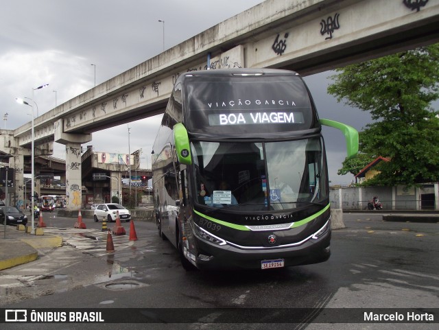 Viação Garcia 87039 na cidade de Rio de Janeiro, Rio de Janeiro, Brasil, por Marcelo Horta. Número da foto: #13142943.