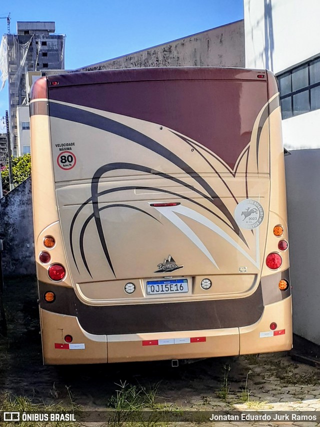 Motorhomes QJI5E16 na cidade de Porto Belo, Santa Catarina, Brasil, por Jonatan Eduardo Jurk Ramos. Número da foto: #13142937.