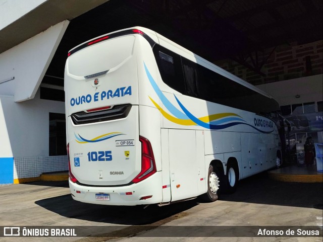 Viação Ouro e Prata 1025 na cidade de Goiânia, Goiás, Brasil, por Afonso de Sousa. Número da foto: #13143063.