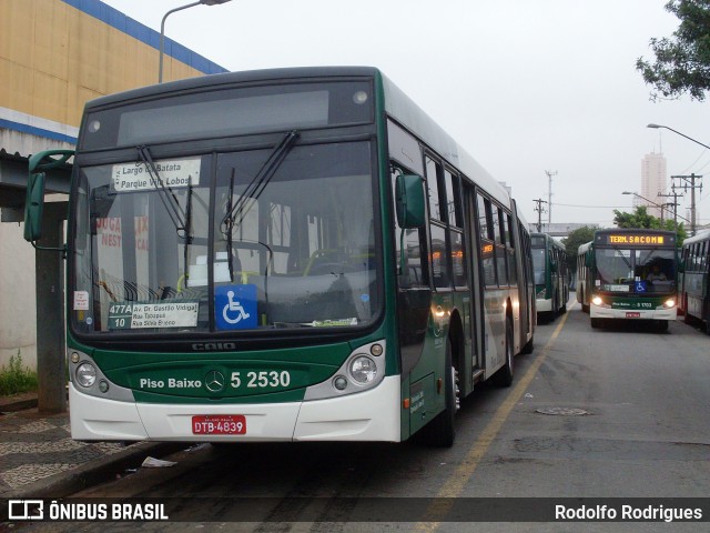Via Sul Transportes Urbanos 5 2530 na cidade de São Paulo, São Paulo, Brasil, por Rodolfo Rodrigues. Número da foto: #13146590.