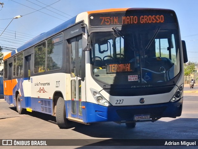 União Transportes 227 na cidade de Várzea Grande, Mato Grosso, Brasil, por Adrian Miguel. Número da foto: #13145436.