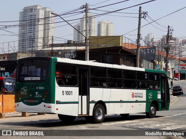 Via Sul Transportes Urbanos 5 1001 na cidade de São Paulo, São Paulo, Brasil, por Rodolfo Rodrigues. Número da foto: #13146548.