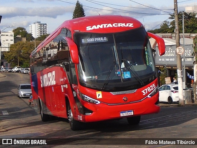 Viação Santa Cruz 37825 na cidade de Três Corações, Minas Gerais, Brasil, por Fábio Mateus Tibúrcio. Número da foto: #13145278.