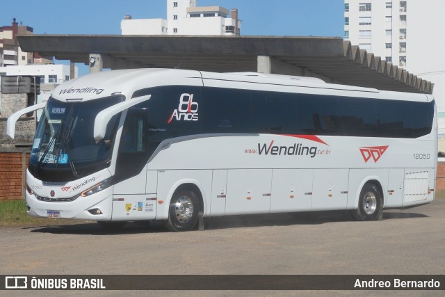 Wendling Transportes Coletivos 12050 na cidade de Tramandaí, Rio Grande do Sul, Brasil, por Andreo Bernardo. Número da foto: #13147034.
