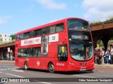 First Bus VH45136 na cidade de Kingston upon Thames, Surrey, Inglaterra, por Fábio Takahashi Tanniguchi. Número da foto: #:id.