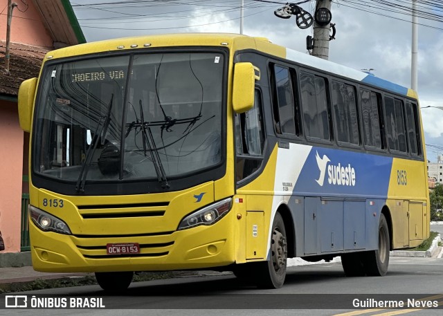 Viação Sudeste 8153 na cidade de Marataízes, Espírito Santo, Brasil, por Guilherme Neves. Número da foto: #13097981.
