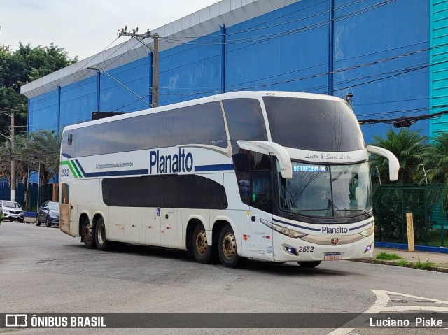 Planalto Transportes 2552 na cidade de São Paulo, São Paulo, Brasil, por Luciano  Piske. Número da foto: #13149481.