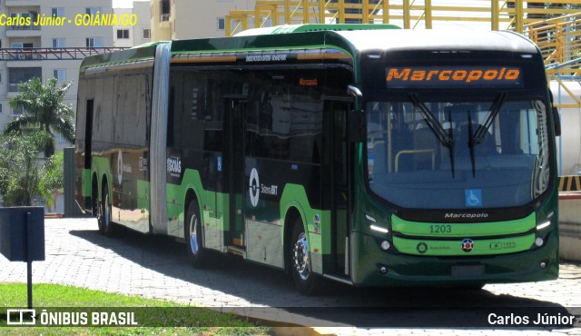 HP Transportes Coletivos 1203 na cidade de Goiânia, Goiás, Brasil, por Carlos Júnior. Número da foto: #13149402.