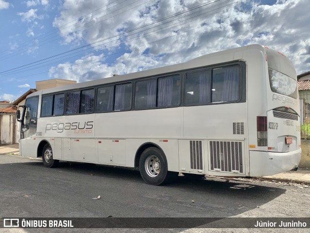Pegasus Turismo 21000 na cidade de Garça, São Paulo, Brasil, por Júnior Juninho. Número da foto: #13149242.