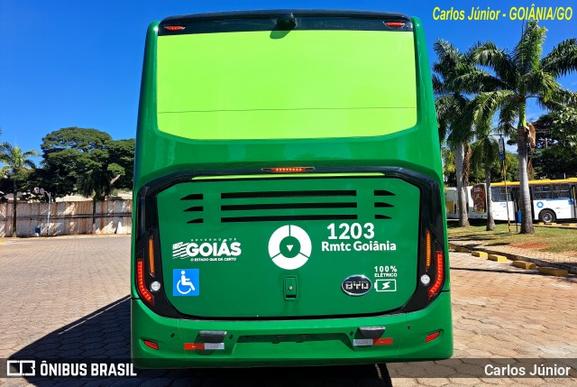 HP Transportes Coletivos 1203 na cidade de Goiânia, Goiás, Brasil, por Carlos Júnior. Número da foto: #13149379.