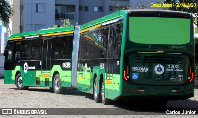 HP Transportes Coletivos 1203 na cidade de Goiânia, Goiás, Brasil, por Carlos Júnior. Número da foto: #13149408.