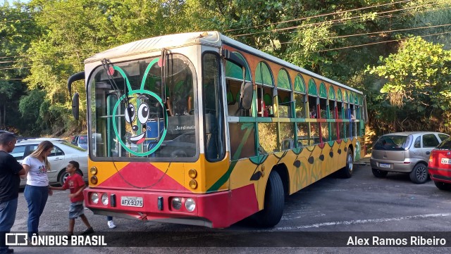 Busão da Alegria BUSãO DA ALEGRIA na cidade de Volta Redonda, Rio de Janeiro, Brasil, por Alex Ramos Ribeiro. Número da foto: #13152548.