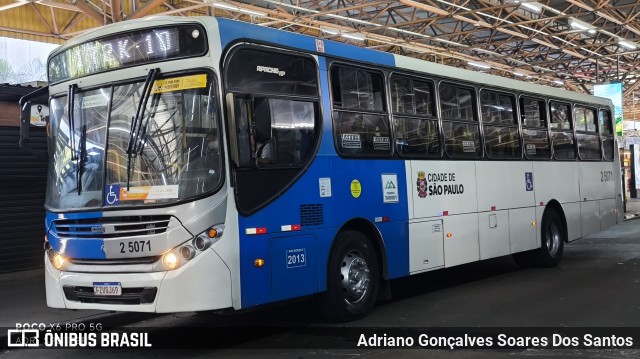 Cooperativa Fênix > Spencer Transporte 2 5071 na cidade de São Paulo, São Paulo, Brasil, por Adriano Gonçalves Soares Dos Santos. Número da foto: #13150922.