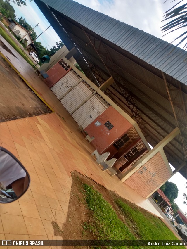 Terminais Rodoviários e Urbanos TERMINAL RODOVIáRIO DE ARAGOIâNIA na cidade de Aragoiânia, Goiás, Brasil, por André Luiz Canon. Número da foto: #13151778.