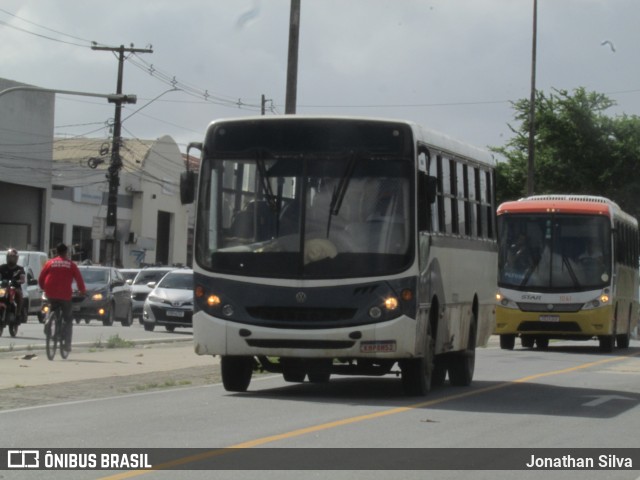 Ônibus Particulares 8H52 na cidade de Igarassu, Pernambuco, Brasil, por Jonathan Silva. Número da foto: #13151565.