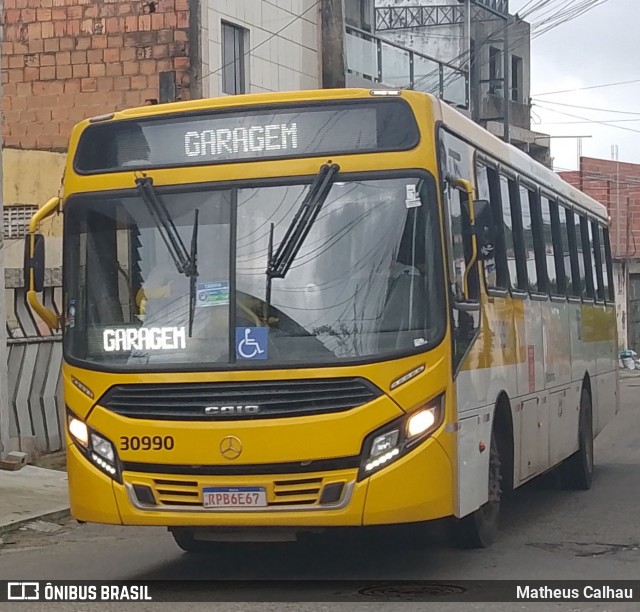 Plataforma Transportes 30990 na cidade de Salvador, Bahia, Brasil, por Matheus Calhau. Número da foto: #13152105.