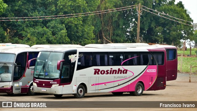 Rosinha Turismo 42000 na cidade de Cândido Mota, São Paulo, Brasil, por Francisco Ivano. Número da foto: #13153165.