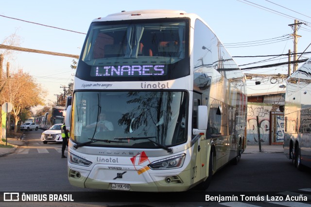 Buses Linatal 233 na cidade de Estación Central, Santiago, Metropolitana de Santiago, Chile, por Benjamín Tomás Lazo Acuña. Número da foto: #13153924.