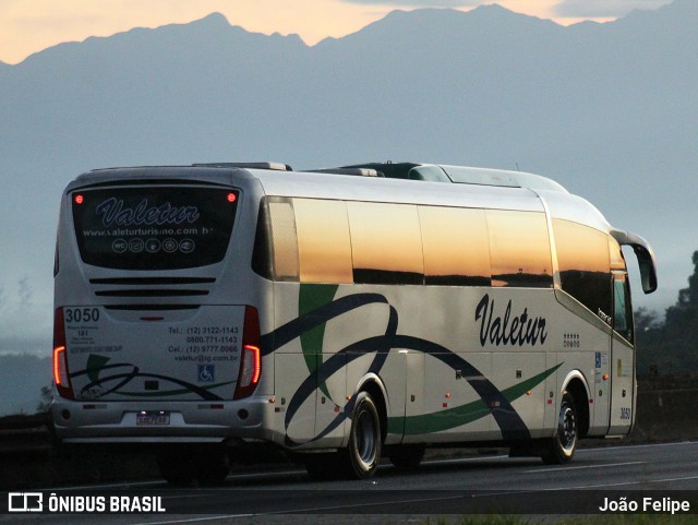 Valetur Transportes Locação e Turismo 3050 na cidade de Canas, São Paulo, Brasil, por João Felipe. Número da foto: #13155239.