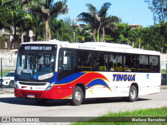 Transportadora Tinguá RJ 156.042 na cidade de Rio de Janeiro, Rio de Janeiro, Brasil, por Wallace Barcellos. Número da foto: #13157020.