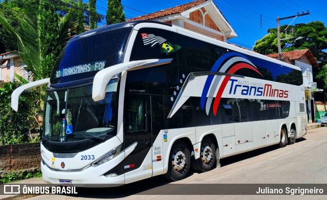 Auto Viação TransMinas 2033 na cidade de Novo Cruzeiro, Minas Gerais, Brasil, por Juliano Sgrigneiro. Número da foto: #13156716.