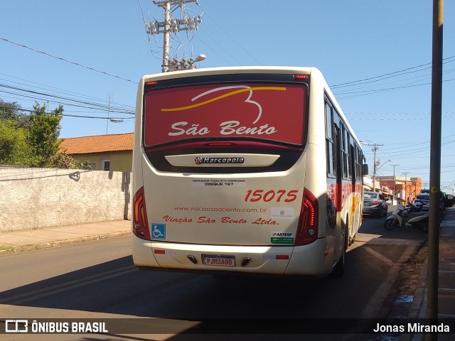 Viação São Bento Ribeirão Preto 15075 na cidade de Barrinha, São Paulo, Brasil, por Jonas Miranda. Número da foto: #13155448.