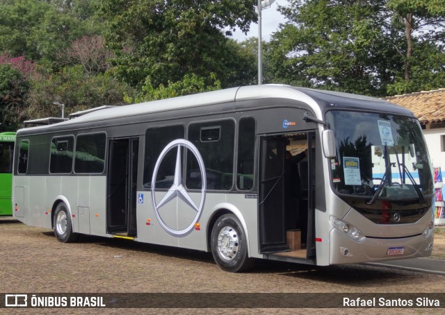 Mercedes-Benz 1681 na cidade de Campinas, São Paulo, Brasil, por Rafael Santos Silva. Número da foto: #13154214.