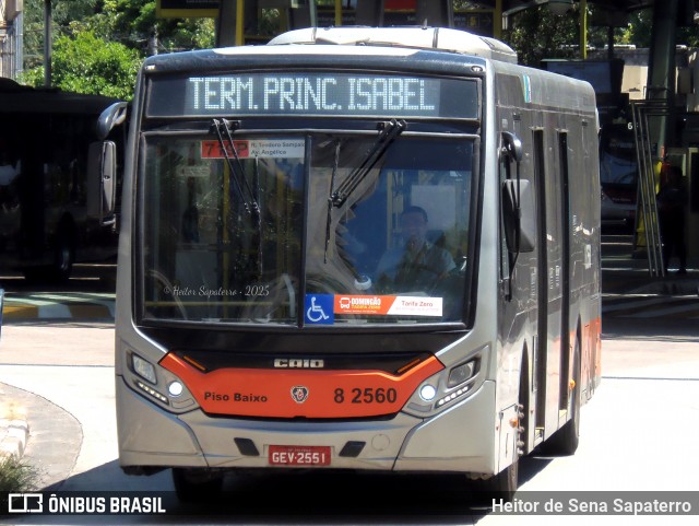 Viação Gato Preto 8 2560 na cidade de São Paulo, São Paulo, Brasil, por Heitor de Sena Sapaterro. Número da foto: #13156256.
