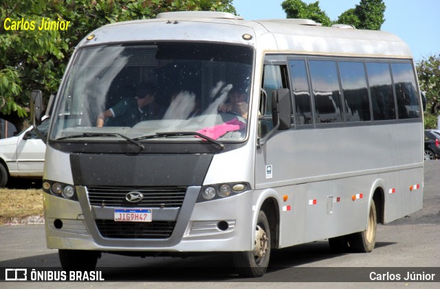 Ônibus Particulares 9747 na cidade de Trindade, Goiás, Brasil, por Carlos Júnior. Número da foto: #13156092.