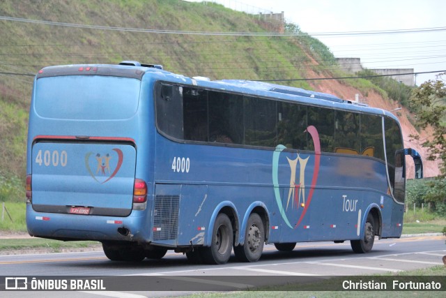Ônibus Particulares 4000 na cidade de Muriaé, Minas Gerais, Brasil, por Christian  Fortunato. Número da foto: #13154299.