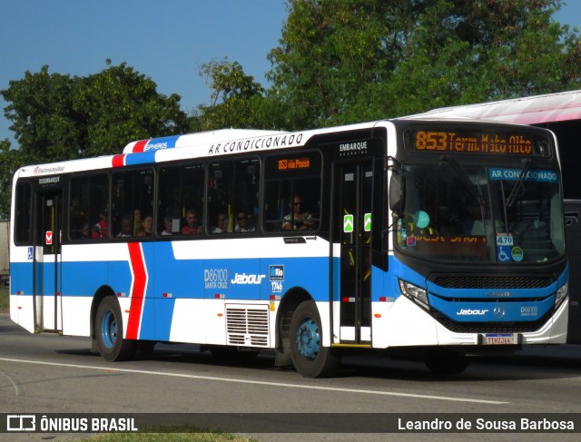 Auto Viação Jabour D86100 na cidade de Rio de Janeiro, Rio de Janeiro, Brasil, por Leandro de Sousa Barbosa. Número da foto: #13160589.