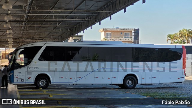 Auto Viação Catarinense 323230 na cidade de Balneário Camboriú, Santa Catarina, Brasil, por Fábio Paixão. Número da foto: #13159610.