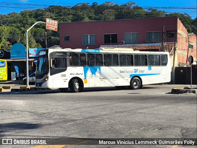 Viação Rio Ouro 2.067 na cidade de Niterói, Rio de Janeiro, Brasil, por Marcus Vinicius Lemmeck Guimarães Folly. Número da foto: #13158348.