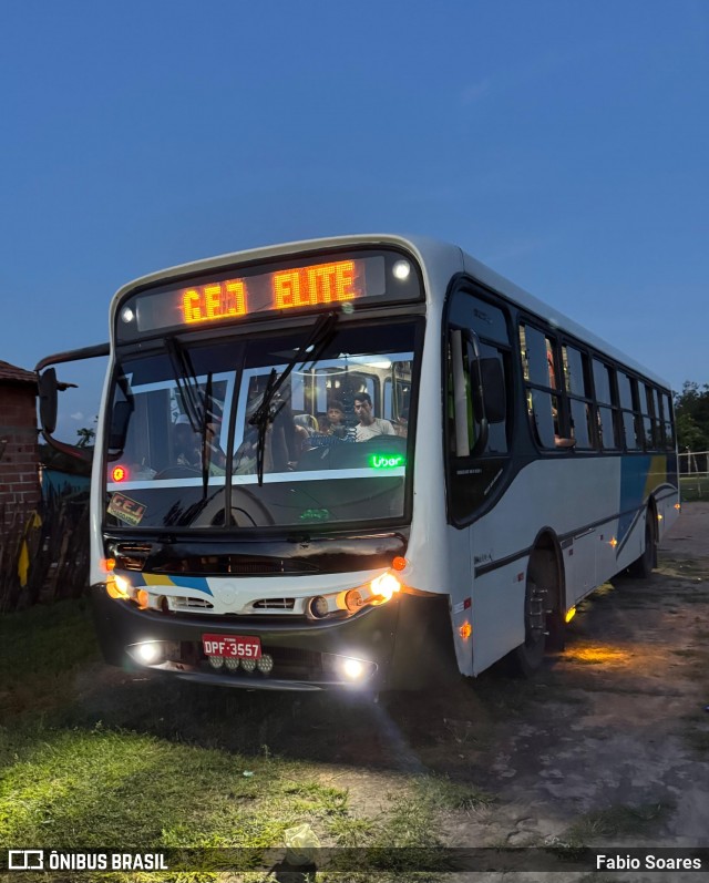 Ônibus Particulares 487 na cidade de Bragança, Pará, Brasil, por Fabio Soares. Número da foto: #13158077.