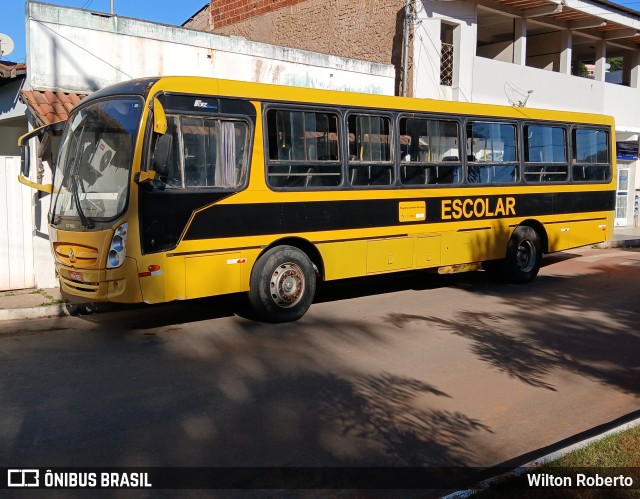 Escolares 57 na cidade de Mathias Lobato, Minas Gerais, Brasil, por Wilton Roberto. Número da foto: #13163069.
