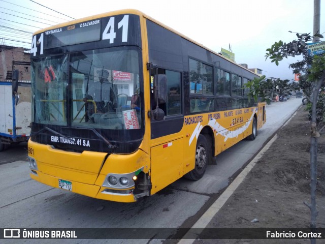 Sucata e Desmanches 22 na cidade de Villa El Salvador, Lima, Lima Metropolitana, Peru, por Fabricio Cortez. Número da foto: #13161624.