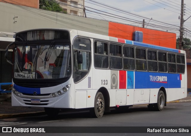 Transporto Transportes Coletivos Porto Ferreira 123 na cidade de Porto Ferreira, São Paulo, Brasil, por Rafael Santos Silva. Número da foto: #13162742.