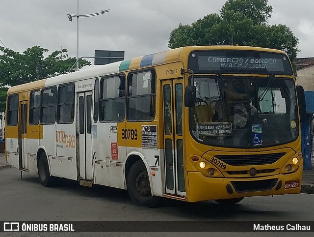 Plataforma Transportes 30789 na cidade de Salvador, Bahia, Brasil, por Matheus Calhau. Número da foto: #13162683.