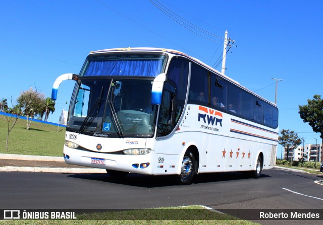 RWR Transporte Escolar e Locação 1560 na cidade de Marília, São Paulo, Brasil, por Roberto Mendes. Número da foto: #13163921.