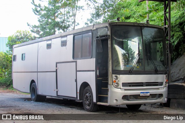 Motorhomes 8D74 na cidade de Joinville, Santa Catarina, Brasil, por Diego Lip. Número da foto: #13163939.