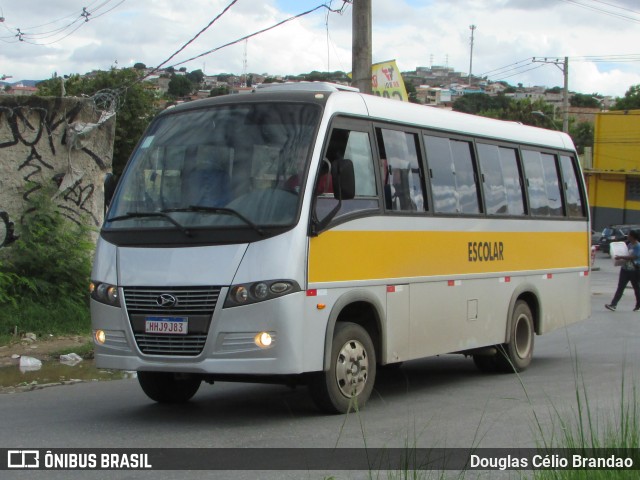 Escolares 9J83 na cidade de Belo Horizonte, Minas Gerais, Brasil, por Douglas Célio Brandao. Número da foto: #13163712.
