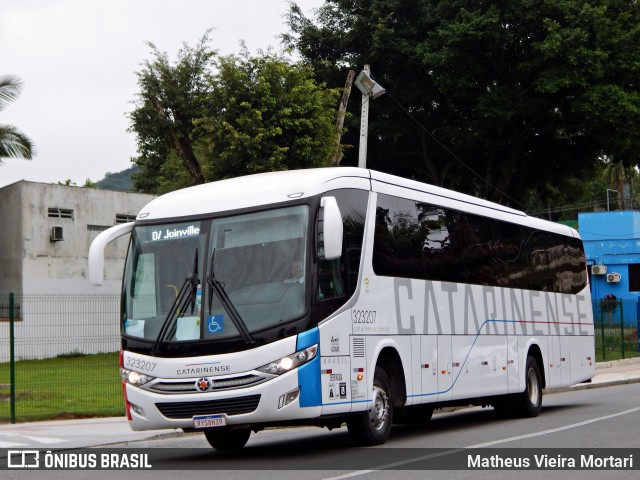 Auto Viação Catarinense 323207 na cidade de Joinville, Santa Catarina, Brasil, por Matheus Vieira Mortari. Número da foto: #13161917.