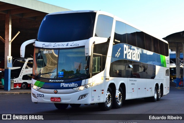 Planalto Transportes 2123 na cidade de Porto Alegre, Rio Grande do Sul, Brasil, por Eduardo Ribeiro. Número da foto: #13163773.