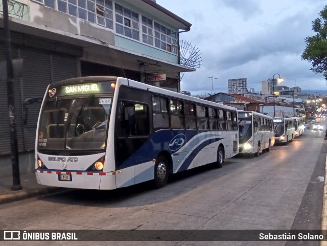 Autotransportes Los Guido 144 na cidade de San José, San José, Costa Rica, por Sebastián Solano. Número da foto: #13163891.