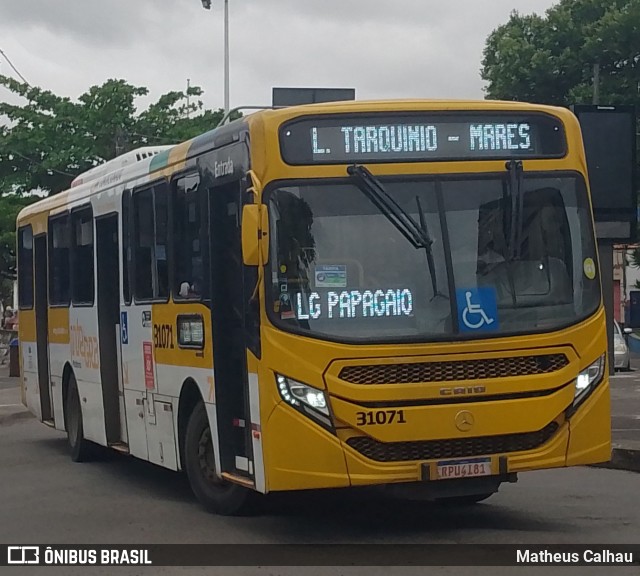 Plataforma Transportes 31071 na cidade de Salvador, Bahia, Brasil, por Matheus Calhau. Número da foto: #13162414.