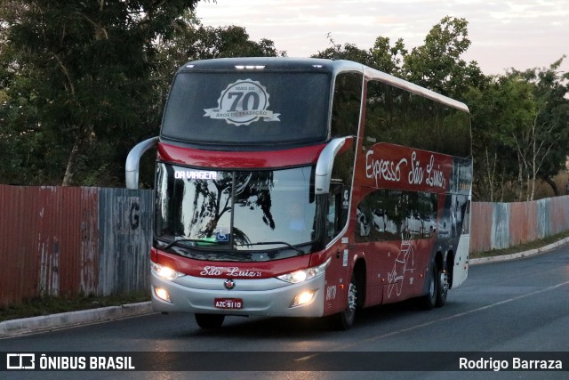 Expresso São Luiz 8070 na cidade de Brasília, Distrito Federal, Brasil, por Rodrigo Barraza. Número da foto: #13162325.